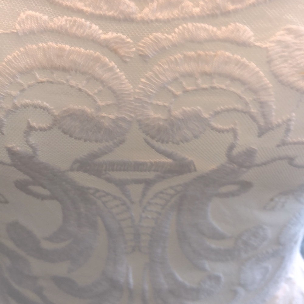EXPRESS WHITE LACE SLEEVELESS TOP SIZE 8 - Picture 2 of 4
